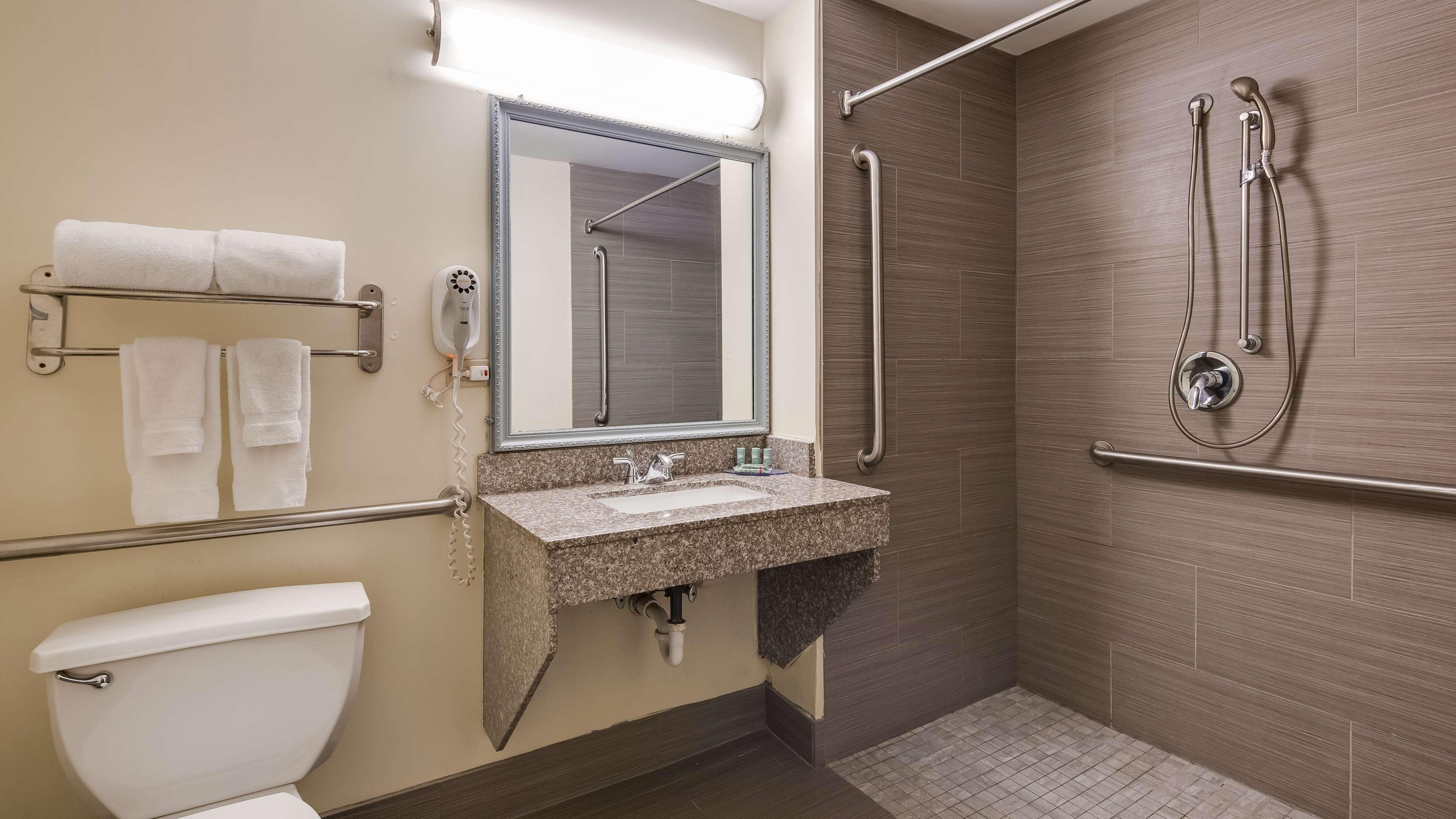 Best Western Rayne Inn מראה חיצוני תמונה