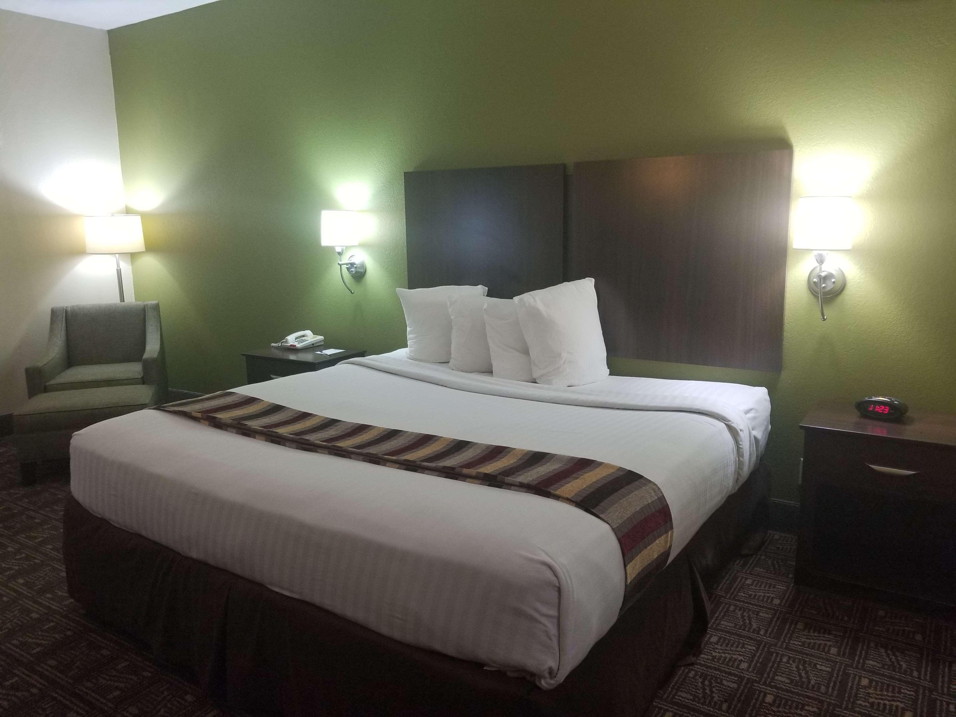 Best Western Rayne Inn מראה חיצוני תמונה
