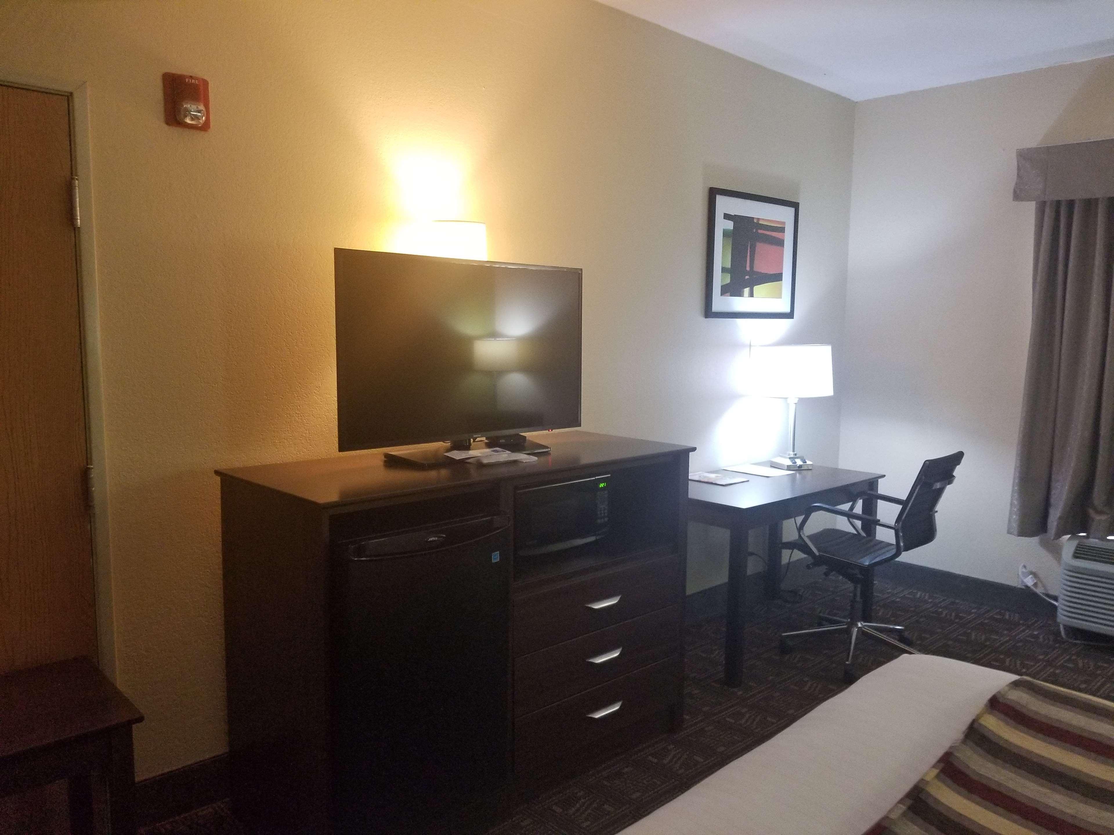 Best Western Rayne Inn מראה חיצוני תמונה