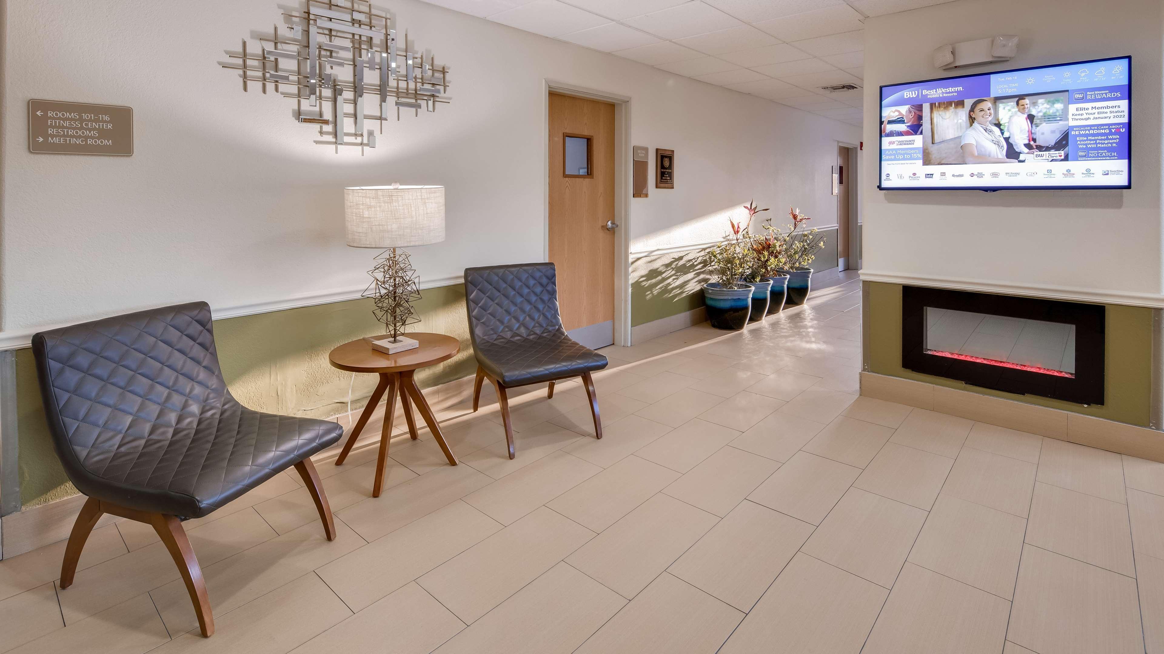 Best Western Rayne Inn מראה חיצוני תמונה