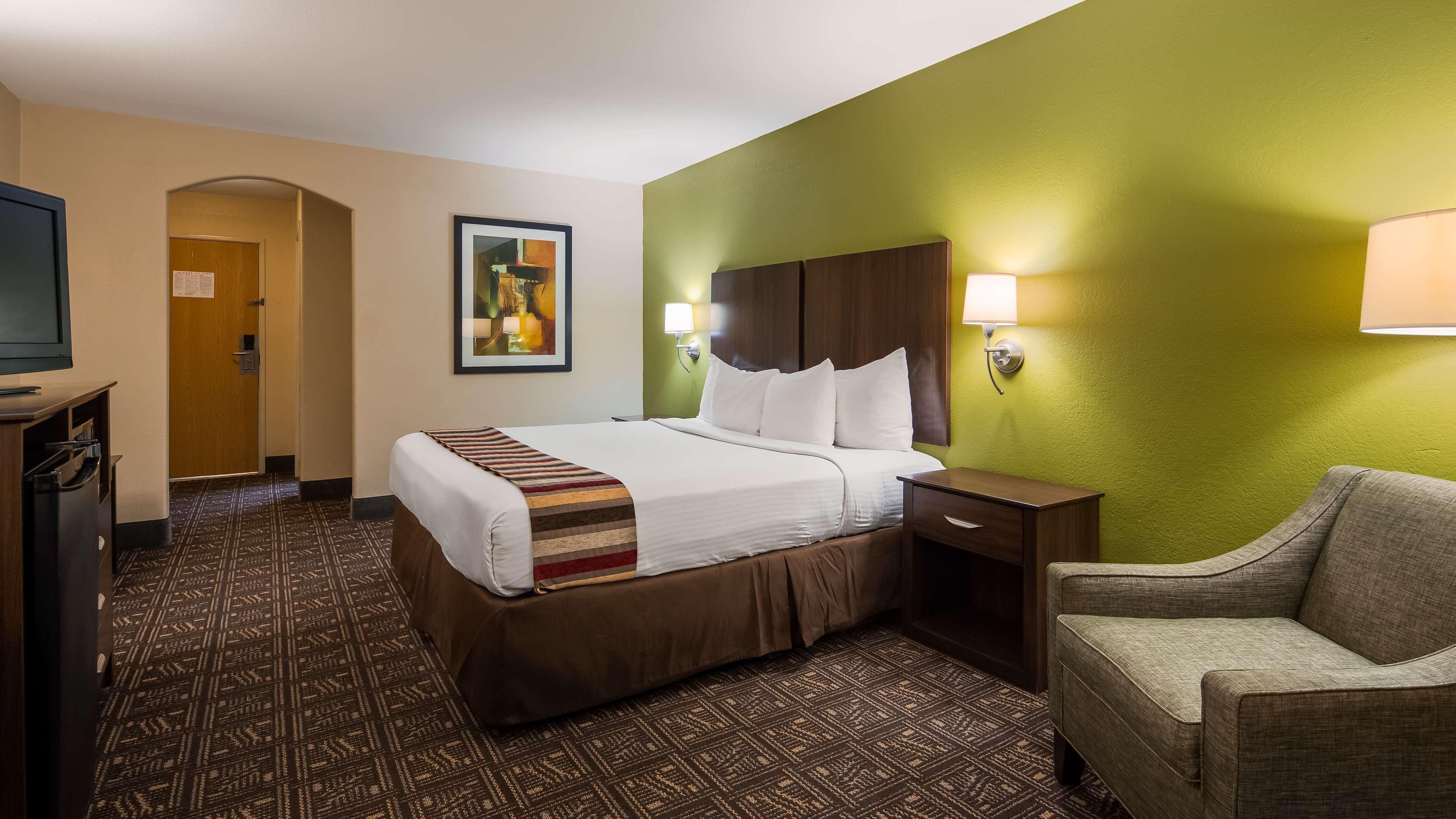 Best Western Rayne Inn מראה חיצוני תמונה