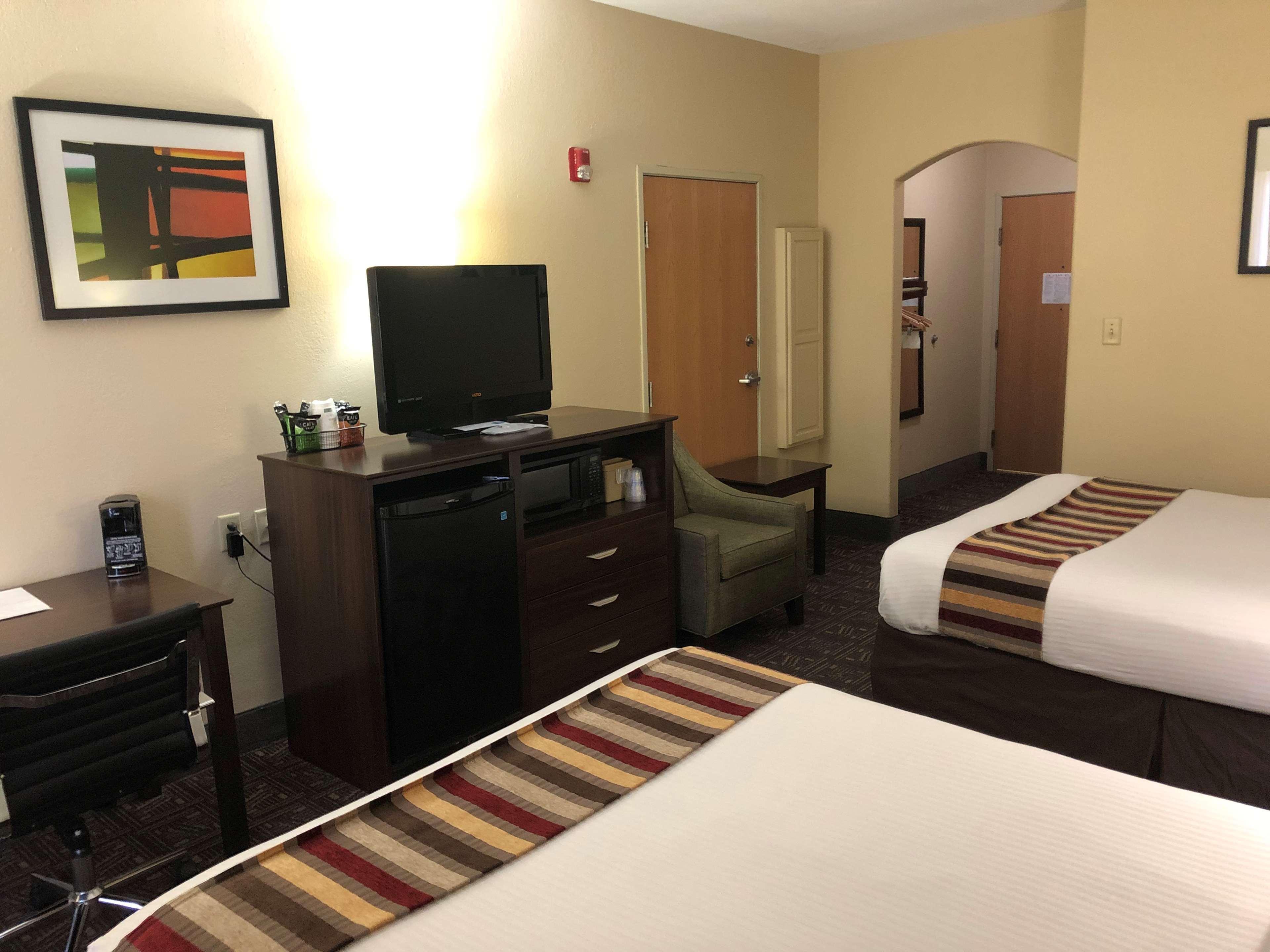 Best Western Rayne Inn מראה חיצוני תמונה