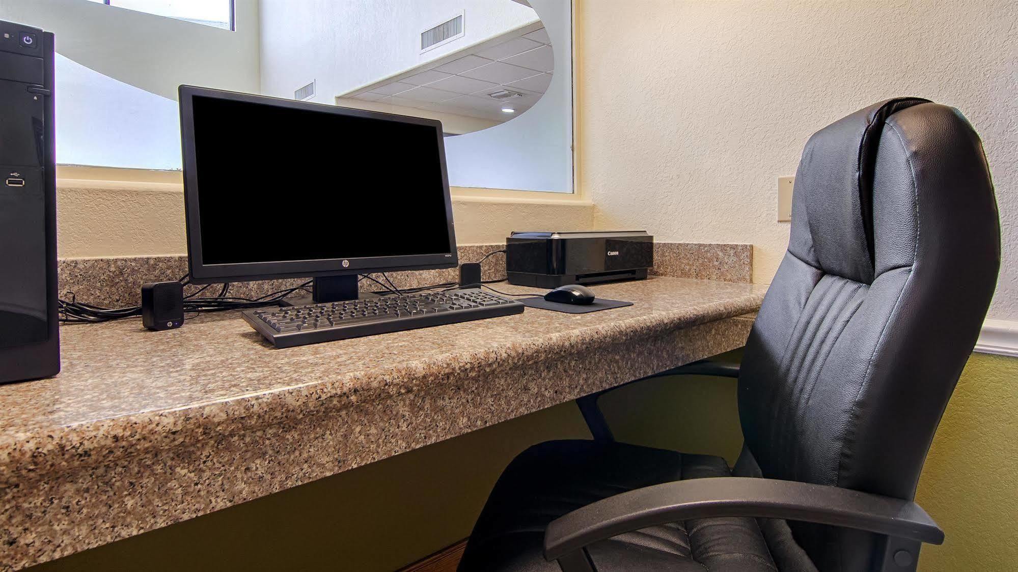 Best Western Rayne Inn מראה חיצוני תמונה