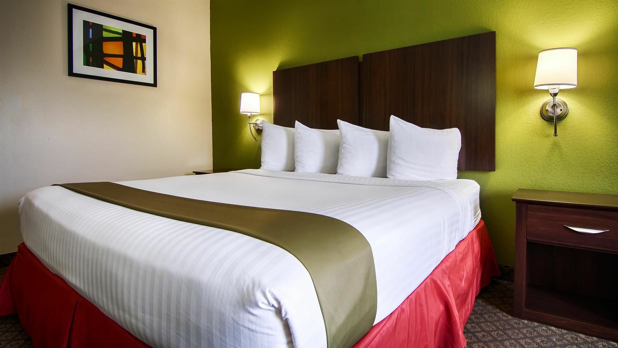 Best Western Rayne Inn מראה חיצוני תמונה